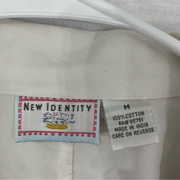 Vintage New Identity Embroidered Boho White Jeans Jacket Medium - Picture 2 of 10